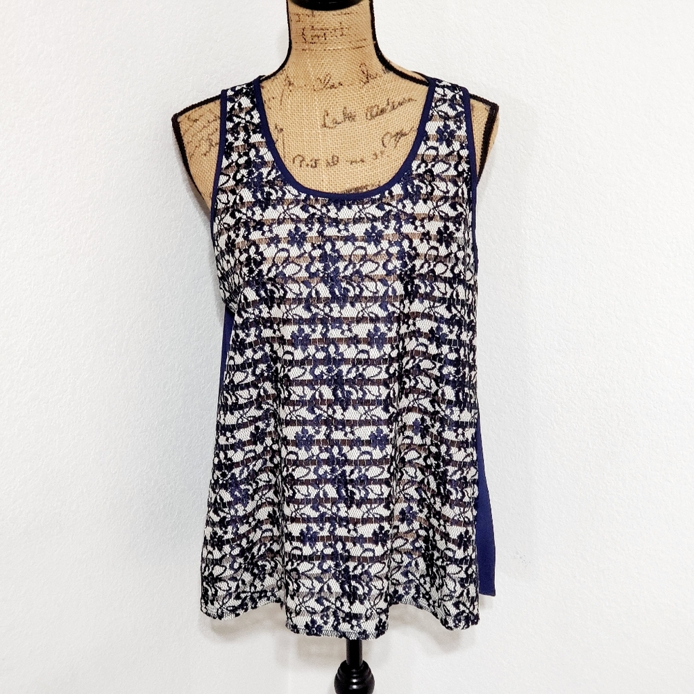 LE LIS navy and white lace front tank top sz.Lg. floral dots